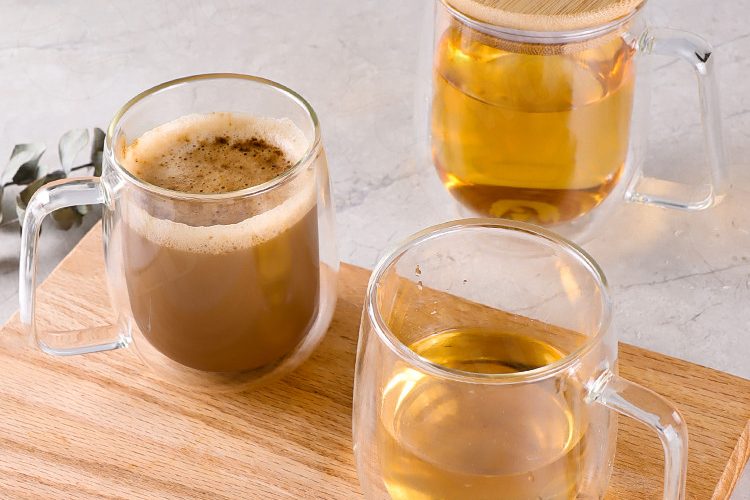 Transparent glass mug with wooden lid (3)