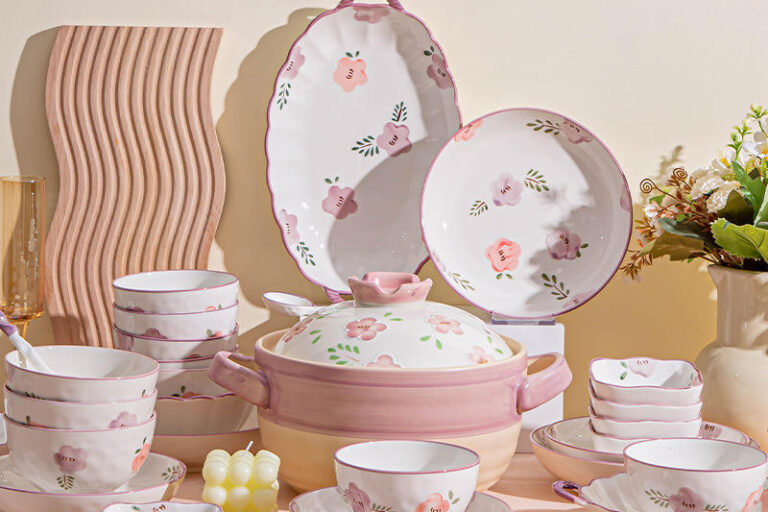 Eco-Friendly Vintage Elegant Purple Dinnerware Bulk (7) Eco-friendly vintage purple dinnerware sets bulk