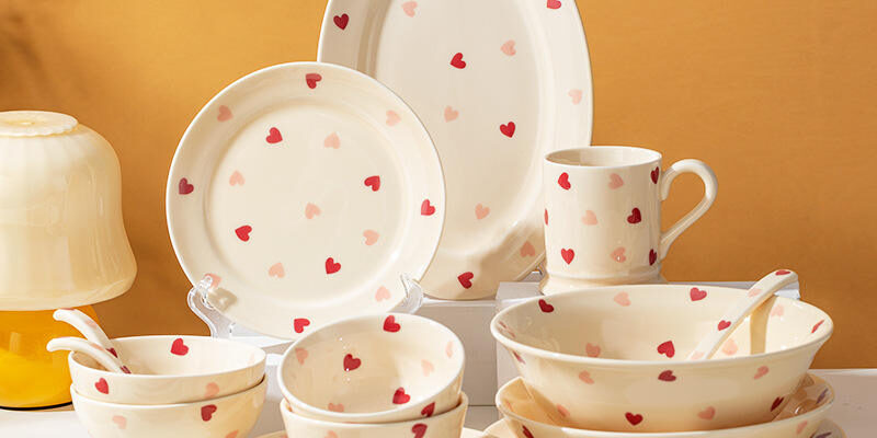 Heart-Shaped Luxury Gift Dinnerware Sets Custom (6) Heart-shaped luxury gift dinnerware sets custom design