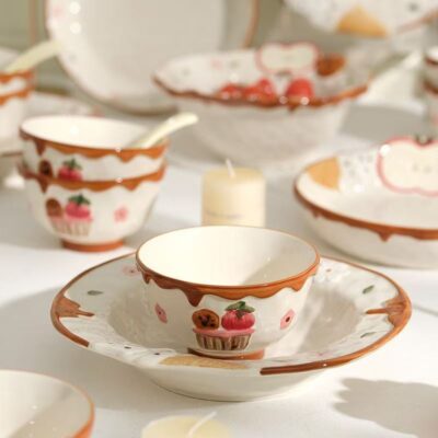 Cartoon strawberry underglaze ceramic dinnerware sets for home use