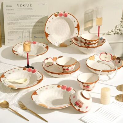 Cartoon strawberry underglaze ceramic dinnerware sets for home use