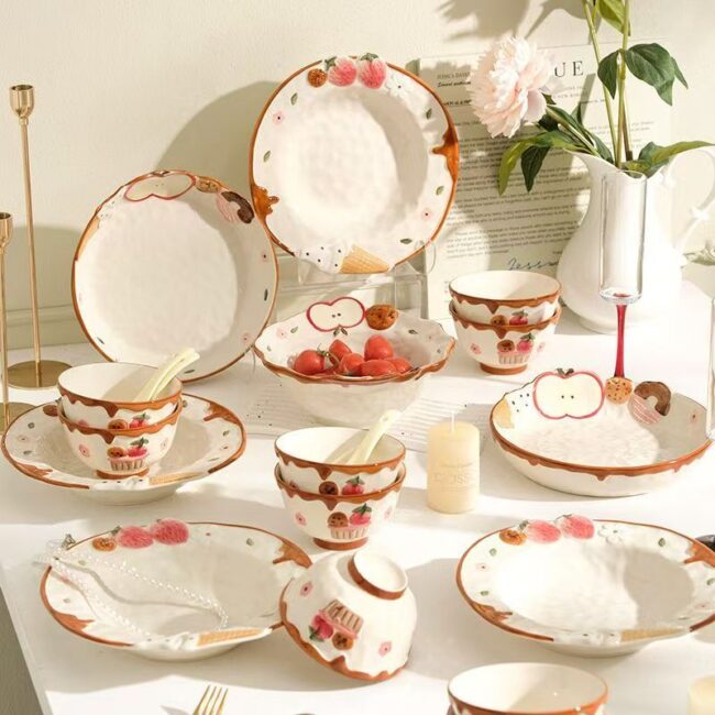 Cartoon strawberry underglaze ceramic dinnerware sets for home use